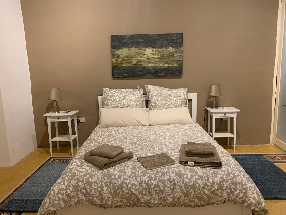4 Bedroom Apartment In Sliema Near The Sea Екстериор снимка