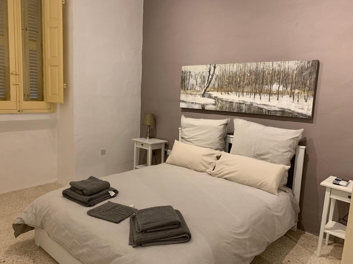 4 Bedroom Apartment In Sliema Near The Sea Екстериор снимка